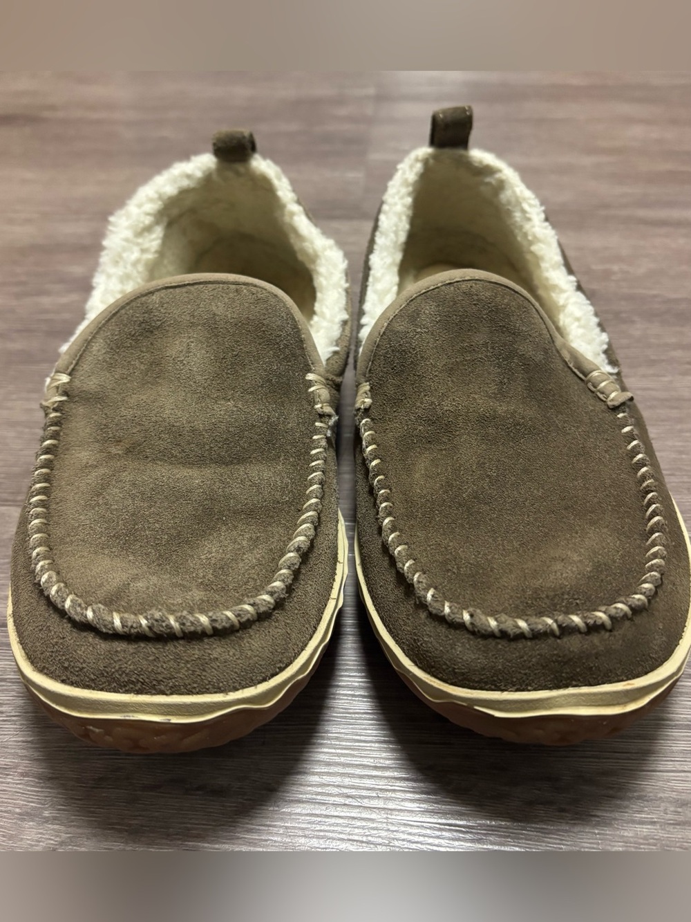 L.L. Bean Women’s Mountain Slipper Moccasins – Dark Cement – Size 9